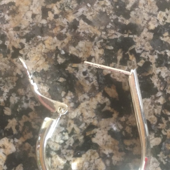 Cute sterling silver hoop earrings! - Picture 3 of 5